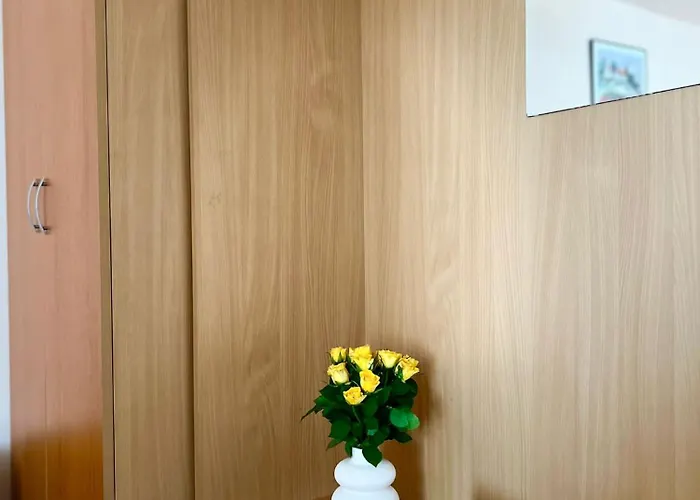 Pensiunea Elena Bed & Breakfast